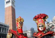 Il Carnevale squarcia la nebbia. Venezia, Scaparro, La Biennale